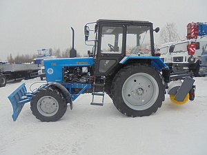 Беларус 82.1 (отвал, щетка)